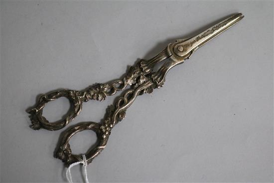 A pair of George IV silver grape shears, Reily & Storer, London, 1830, 18.6cm.